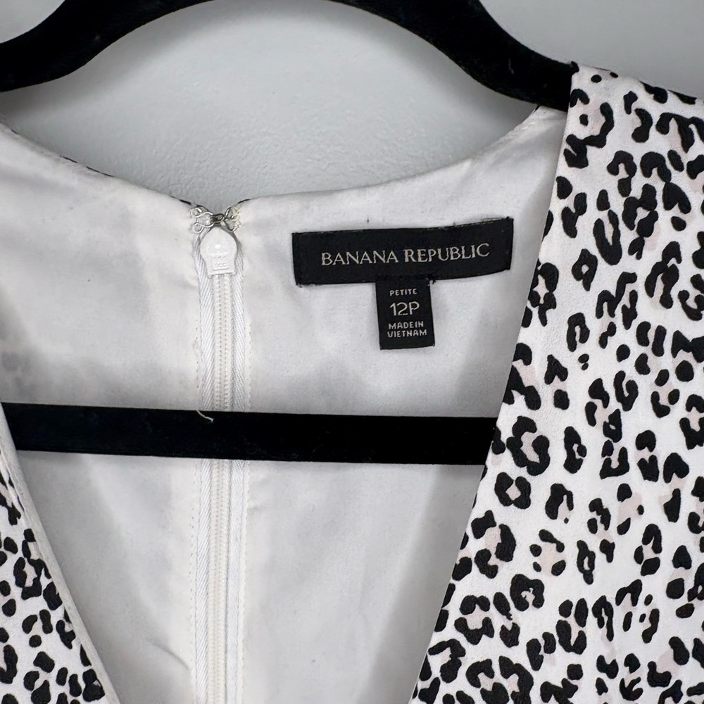 Banana Republic Black & White Cheetah Animal Print Long Sleeve Wrap Dress V-neck - Picture 2 of 4